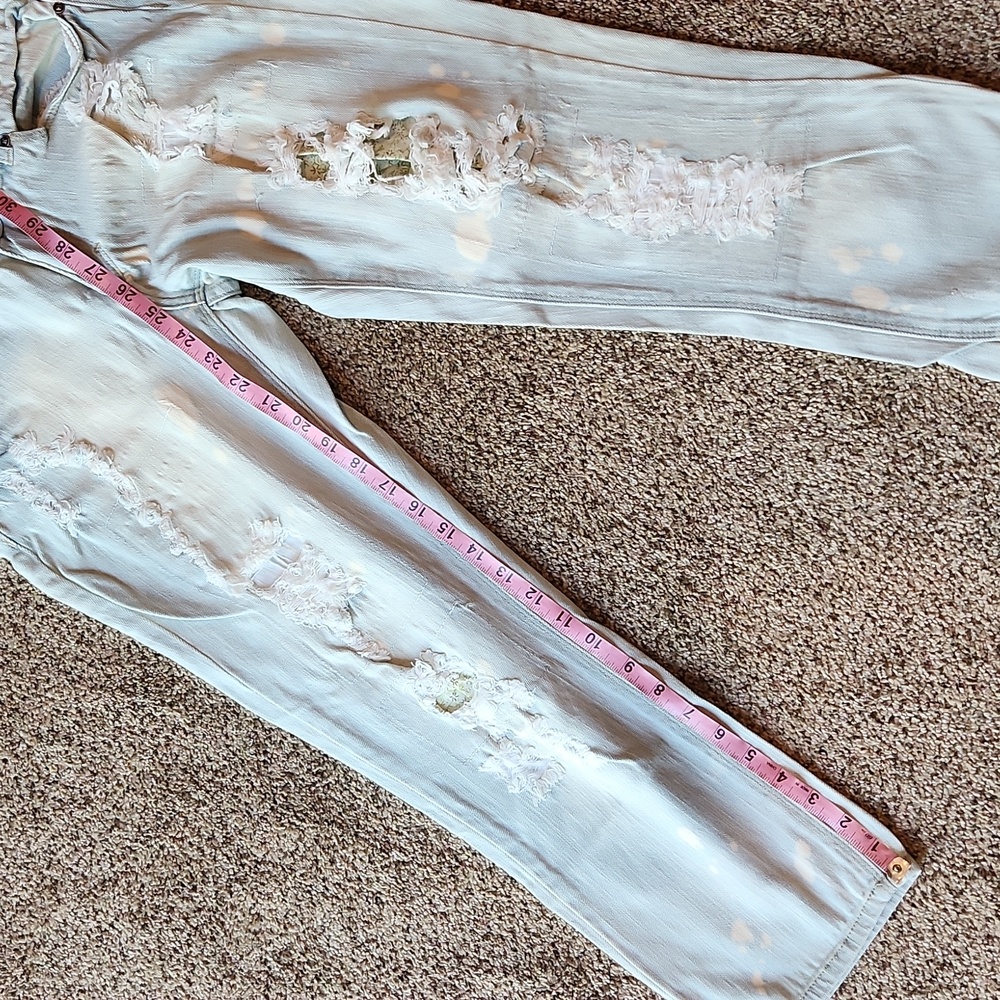 Red Rivet | Distressed Capri Jeans - Picture 6 of 10